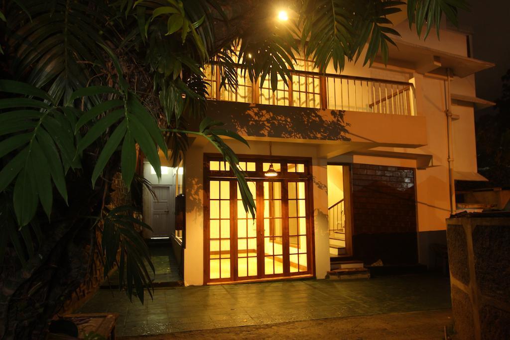 The Pear Tree Bed & Breakfast ชิลลอง ภายนอก รูปภาพ