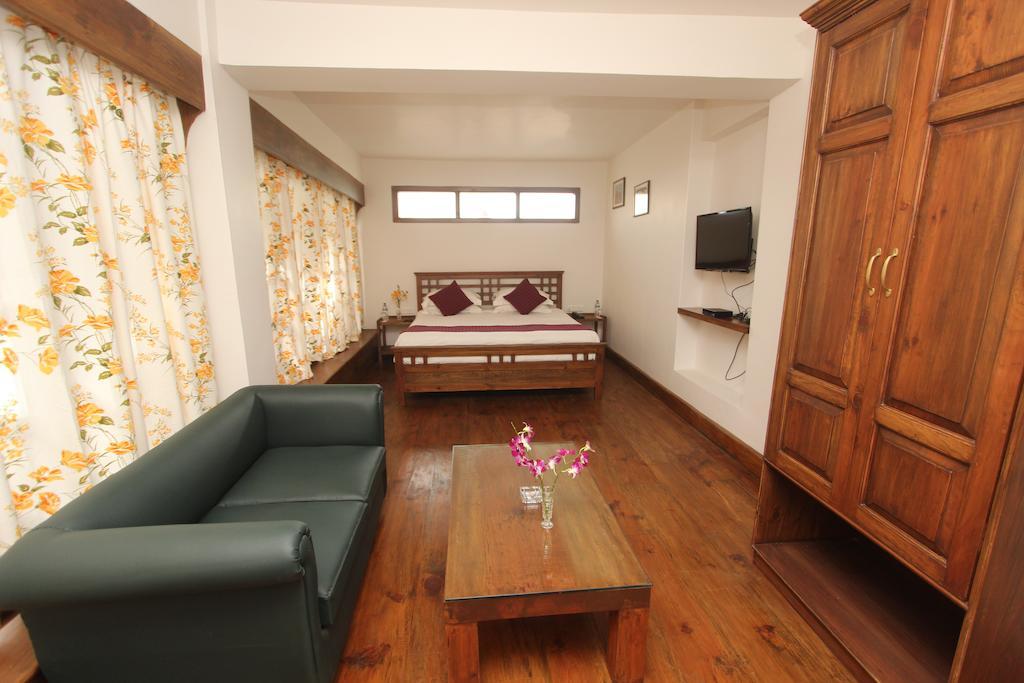 The Pear Tree Bed & Breakfast ชิลลอง ภายนอก รูปภาพ
