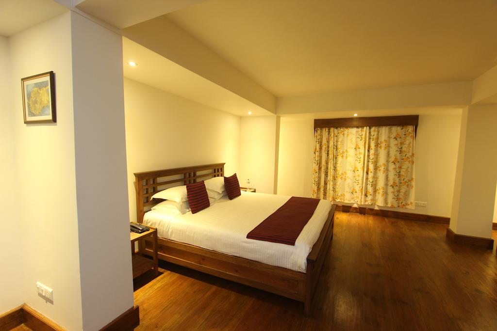 The Pear Tree Bed & Breakfast ชิลลอง ภายนอก รูปภาพ