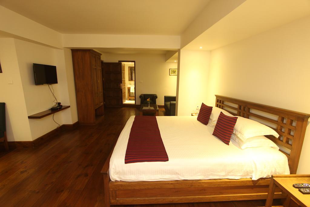 The Pear Tree Bed & Breakfast ชิลลอง ภายนอก รูปภาพ