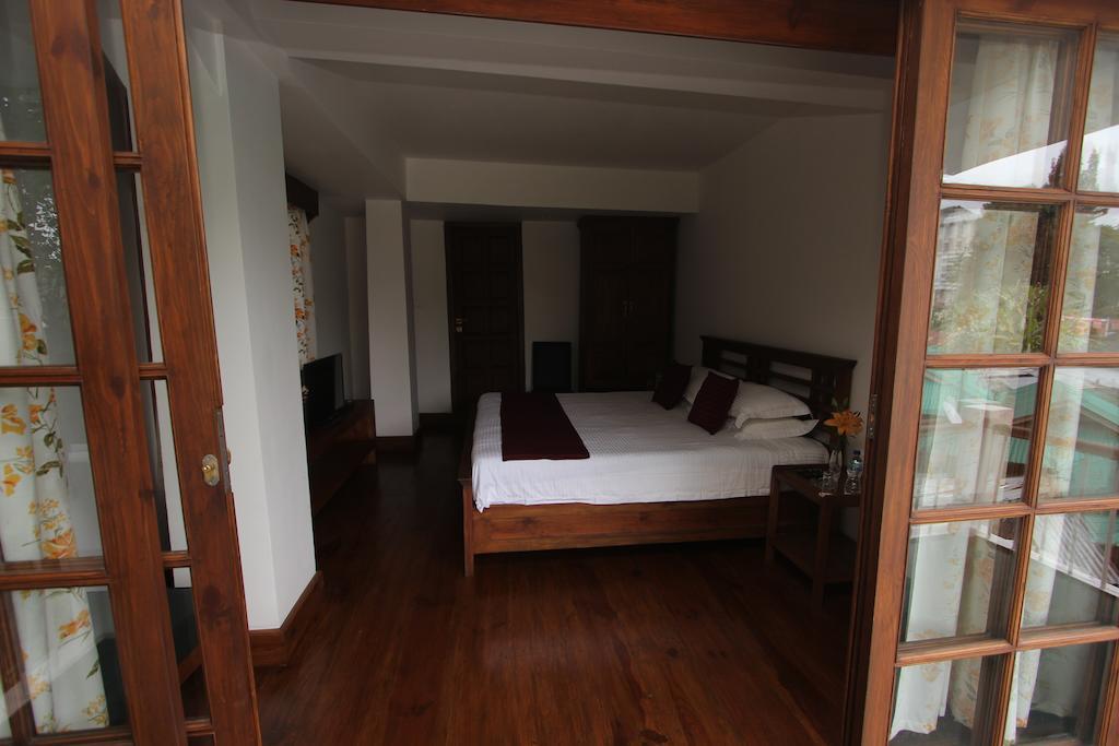 The Pear Tree Bed & Breakfast ชิลลอง ภายนอก รูปภาพ