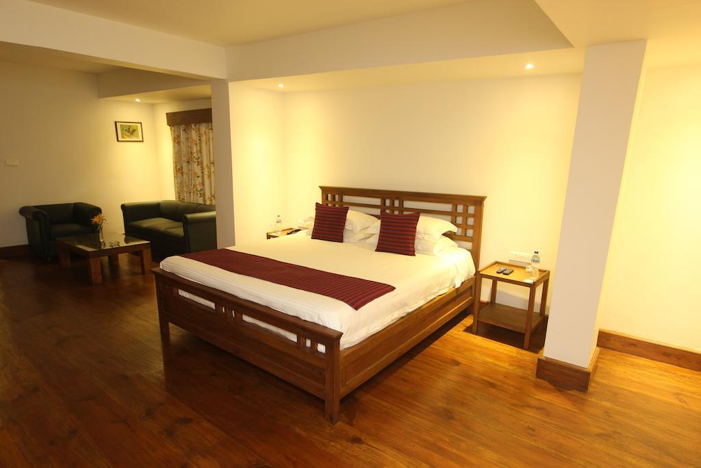 The Pear Tree Bed & Breakfast ชิลลอง ภายนอก รูปภาพ