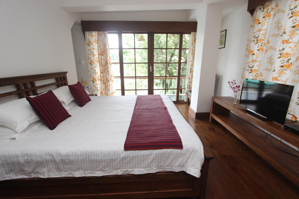 The Pear Tree Bed & Breakfast ชิลลอง ภายนอก รูปภาพ
