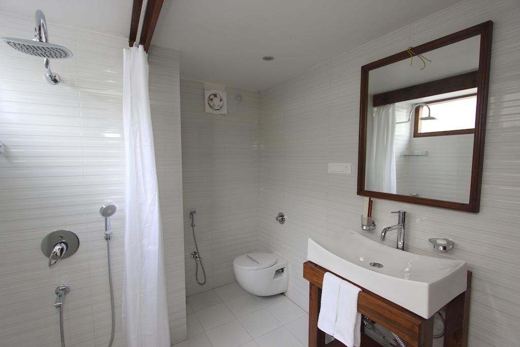 The Pear Tree Bed & Breakfast ชิลลอง ภายนอก รูปภาพ